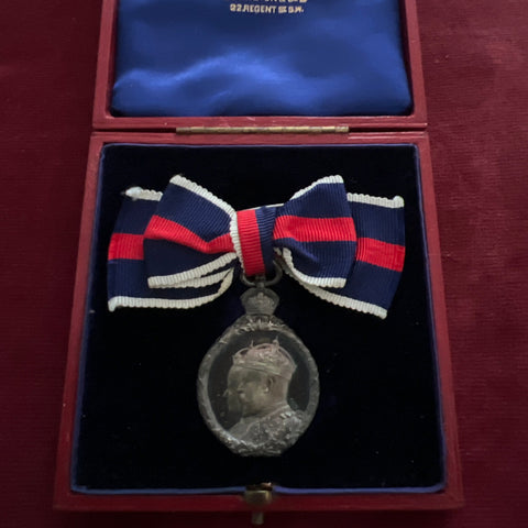 King Edward VII Coronation Medal, 1902, silver, on ladies bow, in original box, scarce