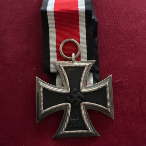 Nazi Germany, Iron Cross, maker marked number 122, slight rust to top of cross