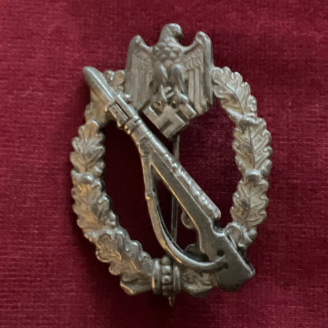 Nazi Germany, Infantry Assault Badge, marked S.H.u.Co.44, some wear, repair to hook, a good example