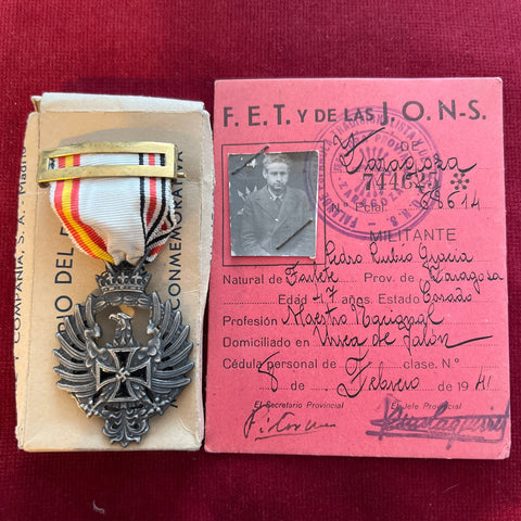 Spain, Medalla de la Campaña de Rusia ('Medal of the Russian Campaign') with box of issue and ID card, a Spanish volunteer who served at the Russian front, as a member of the Blue Division, scarce