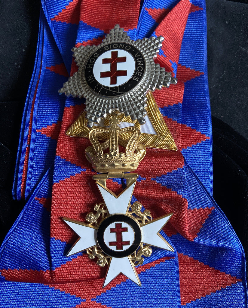 Masonic Grand Lodge of England set, with sash, gilt metal