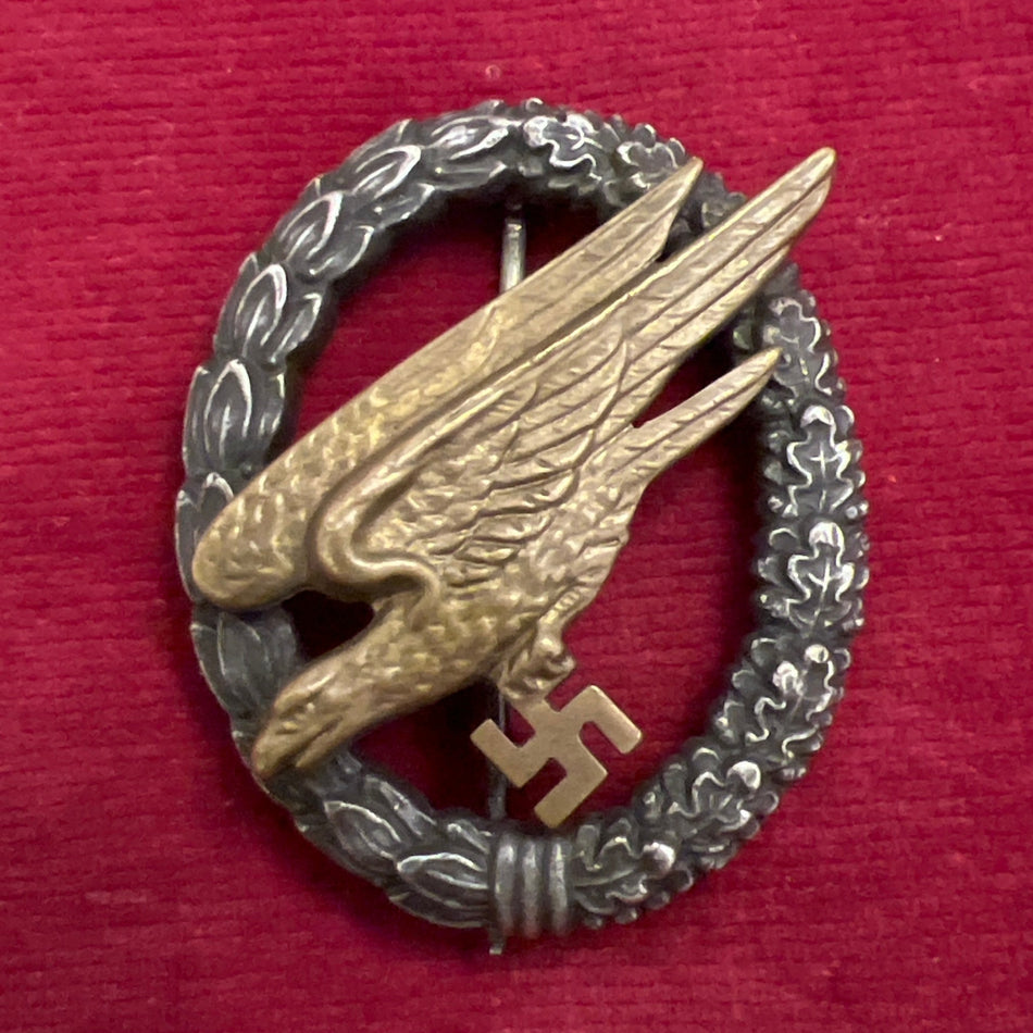 Nazi Germany, Luftwaffe Para Badge, a good early type, maker marked G. H. Osang, Dresden, scare