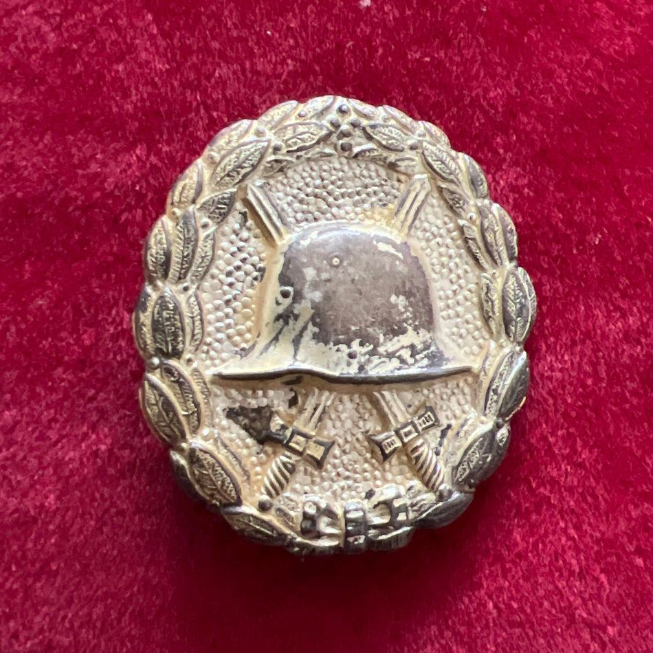 Imperial Germany, Wound Badge, silver grade, 2nd class, a little wear, a good example of type