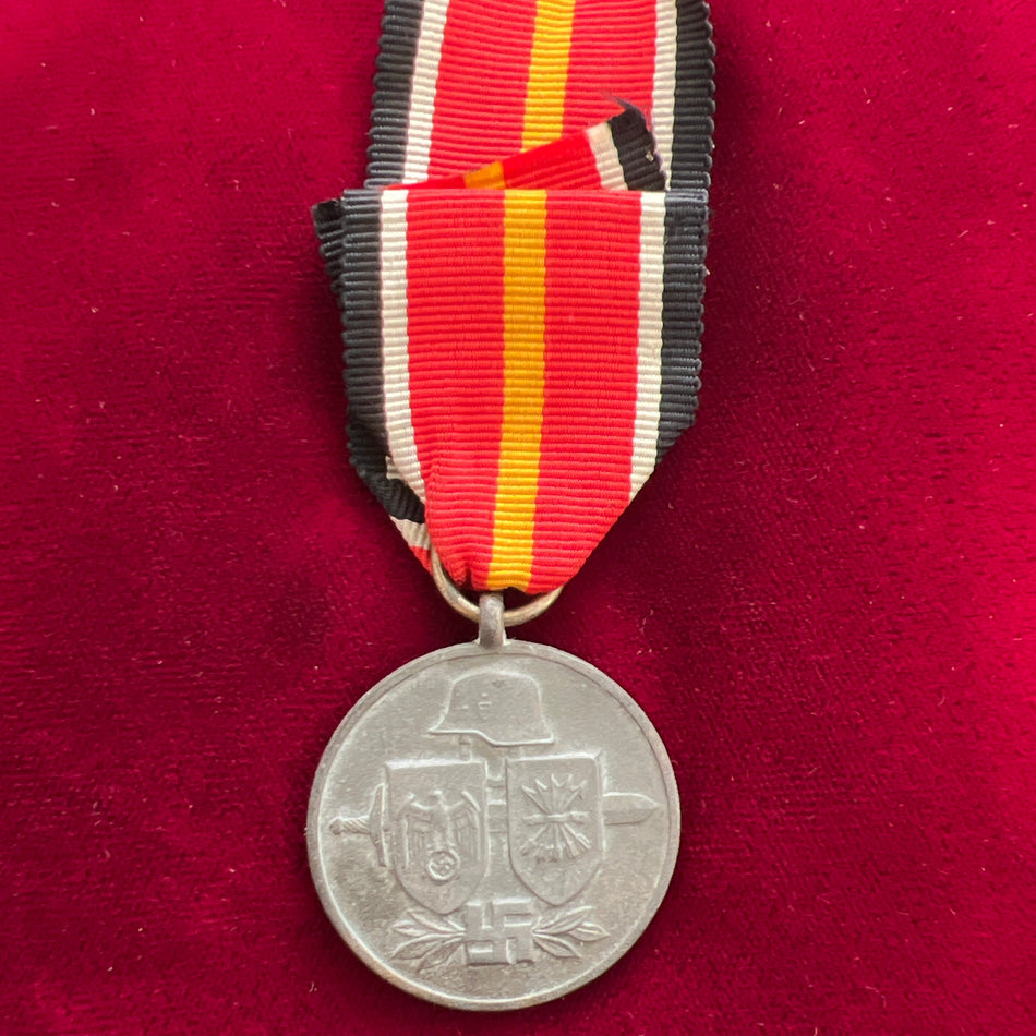 Nazi Germany, Spanish Volunteer Medal, zinc issue, gilt worn