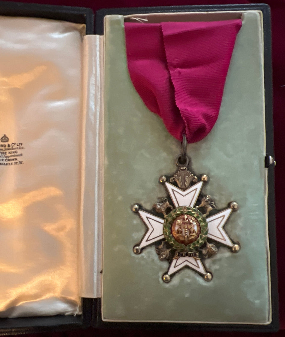 Companion of the Bath, military, in original Garrards case, probably WWI issue, some wear, with short neck ribbon