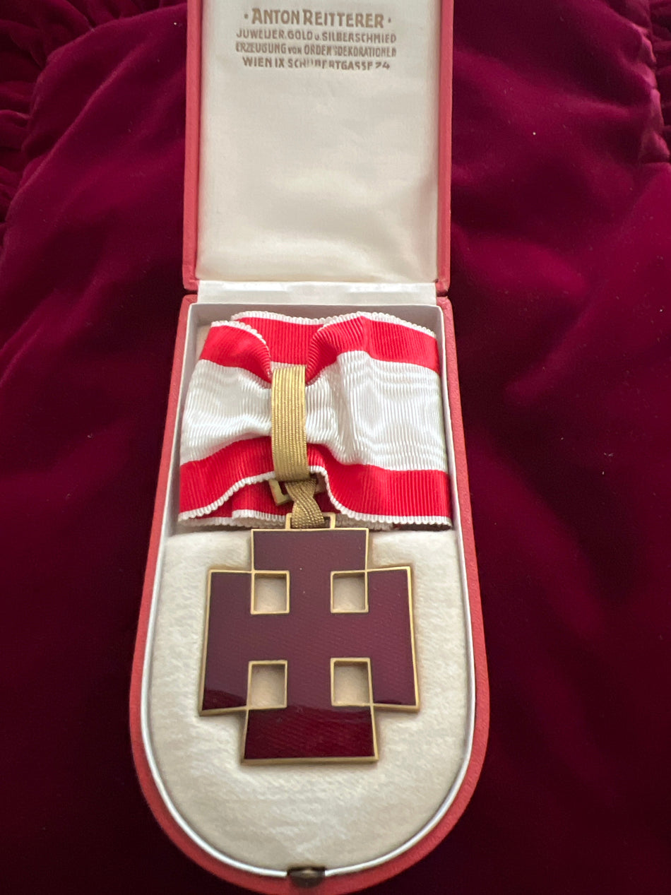 Austria, Order of Merit, commander class, from 1922-38, this type scarce with original case