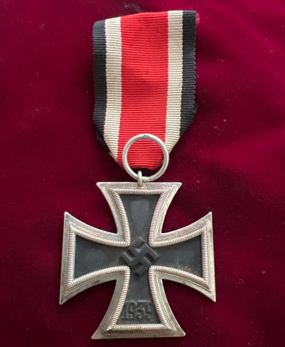 Nazi Germany, Iron Cross 1939-45, maker marked 65, a good example of type