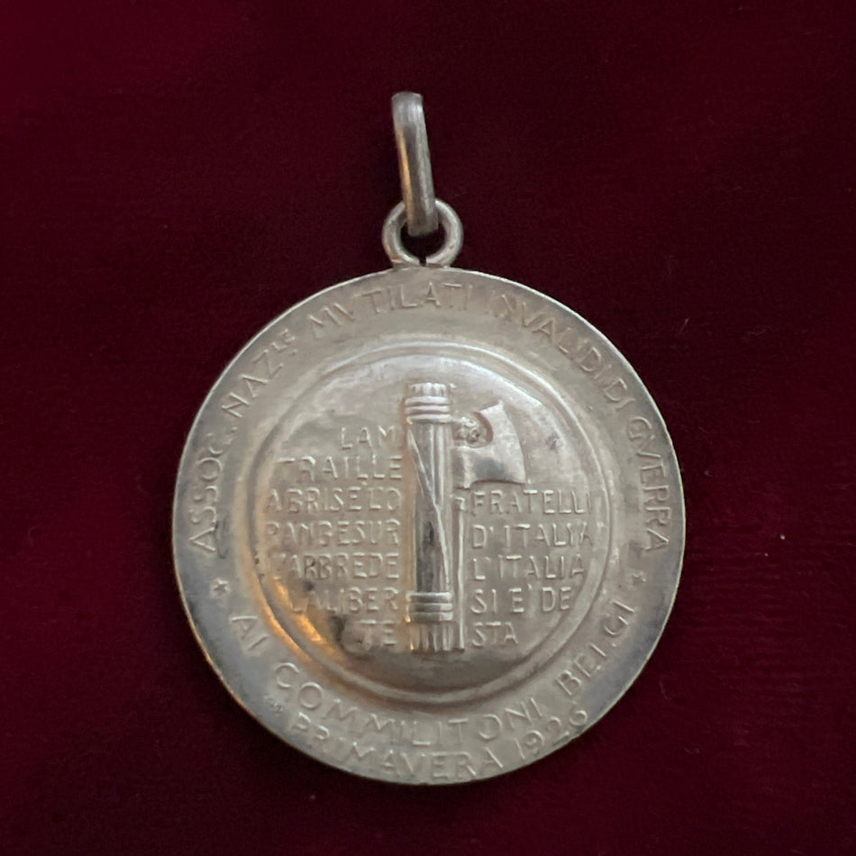 Italy, fascist medal for 1926 in silver, for the wounded in WWI organisation, interesting, scarce