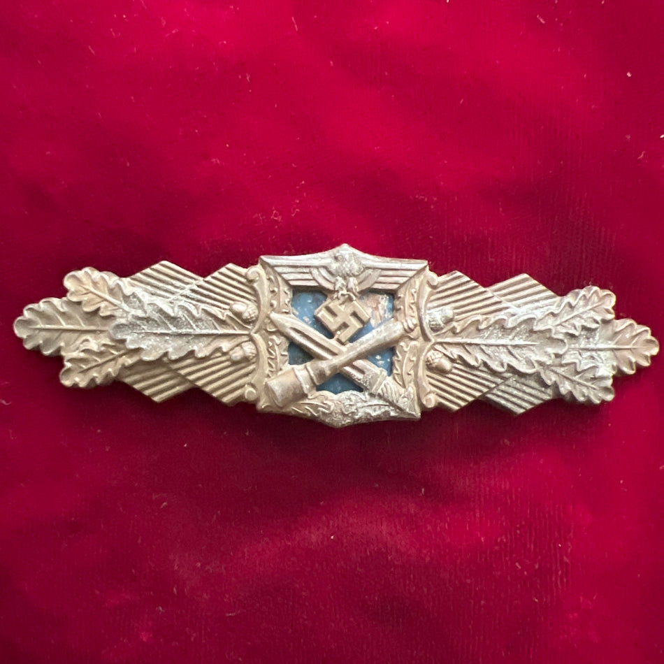 Nazi Germany, Close Combat Clasp, bronze type, fully marked on reverse, a good example of type, some wear