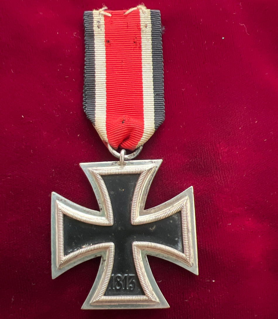 Nazi Germany, Iron Cross 1939-45, maker marked number 40, a good example of type