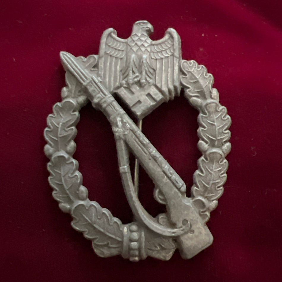 Nazi Germany, Infantry Assault Badge, late-war, some wear, a good example of type