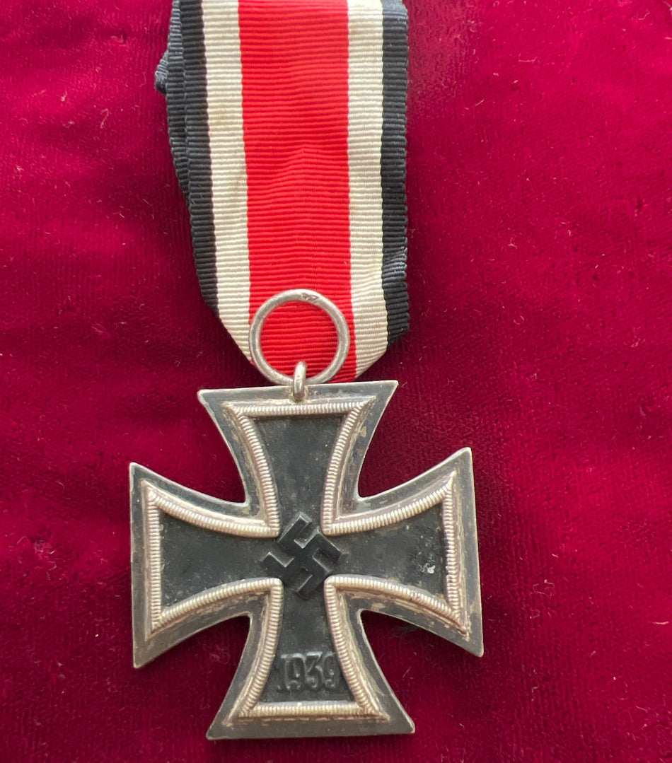 Nazi Germany, Iron Cross 1939-45, maker marked number 24, a good example of type