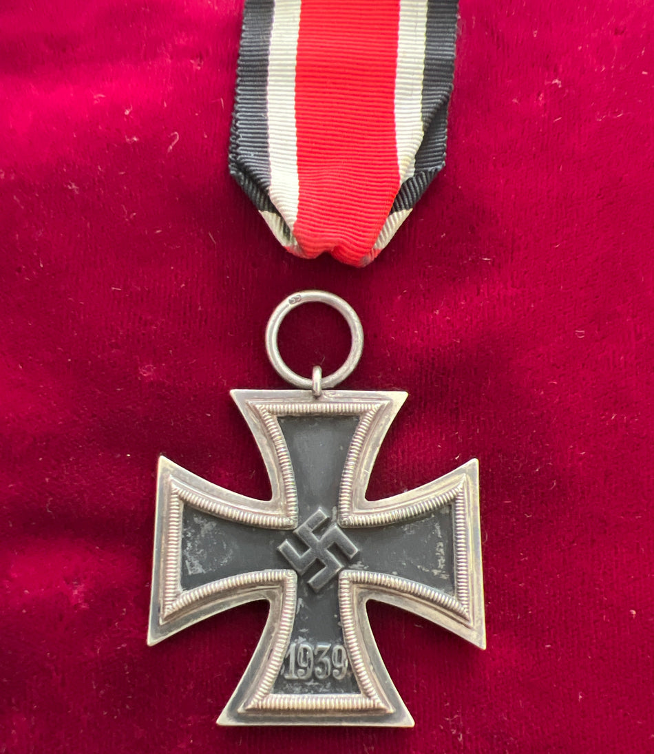 Nazi Germany, Iron Cross 1939-45, maker marked number 55, a good example of type