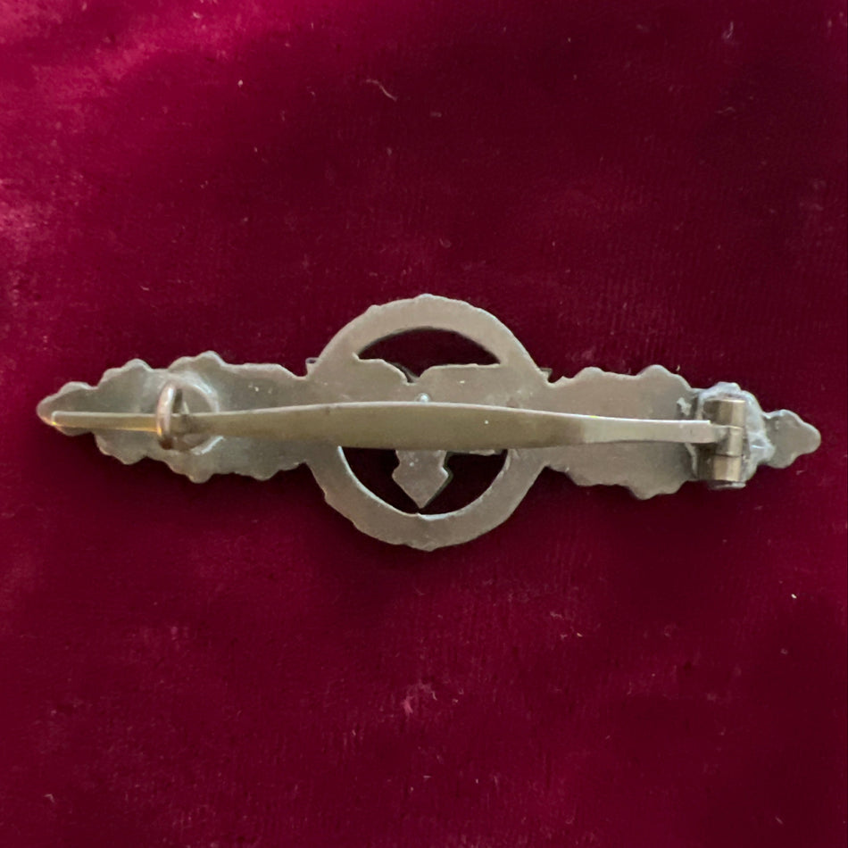 Nazi Germany, Luftwaffe Transport Clasp in bronze, a good example of type, scarce