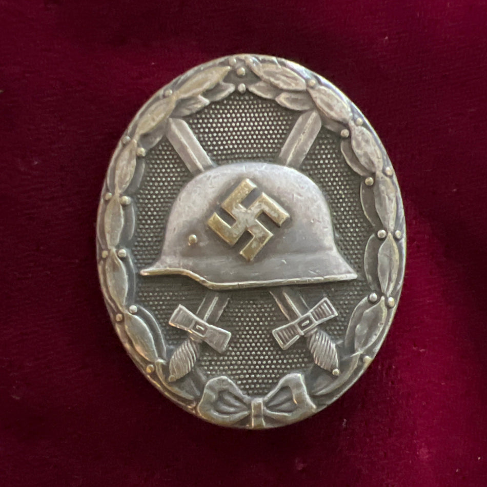 Nazi Germany, Silver Wound Badge, a good example of silver grade early type, heavy, maker marked number 30