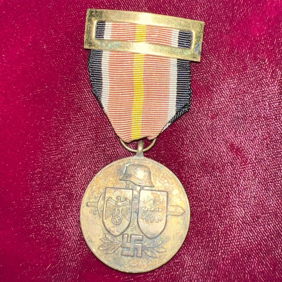 Spanish Volunteer Medal for the Russian Front, 1941-42, Spanish-made, a good example of type, some wear
