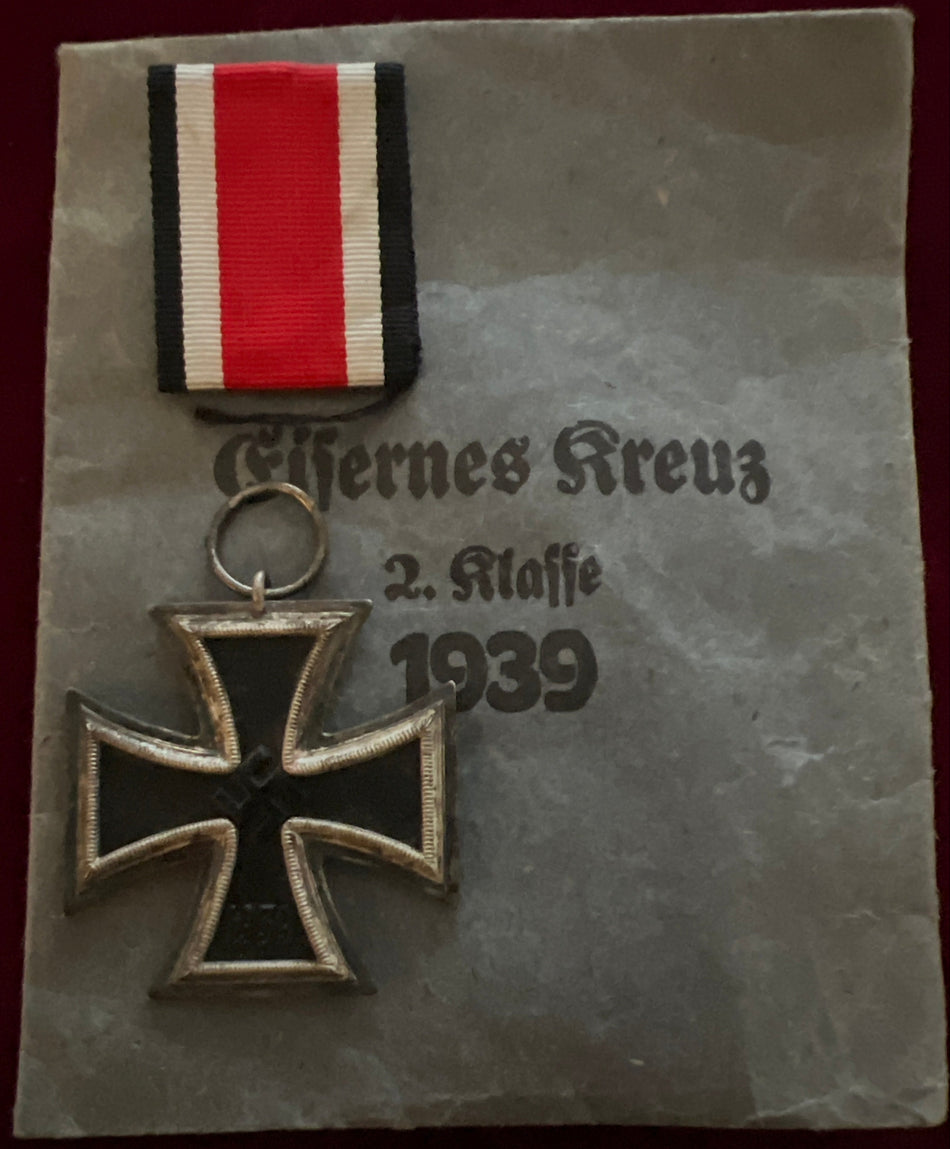 Nazi Germany, Iron Cross, 1939-45, with original packet of issue