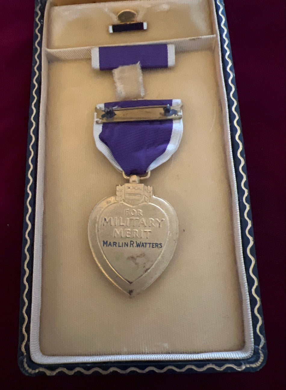 USA, Purple Heart, early issue, numbers on edge 428699, named to Marlin R. Watters, enamel type, in original case with pins