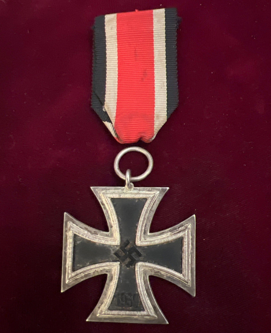 Nazi Germany, Iron Cross, 1939-45, maker marked number 100, a good example of type