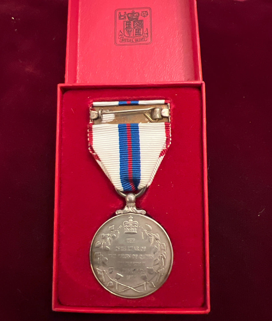 Queen Elizabeth II Silver Jubilee Medal, 1977, in original fitted case