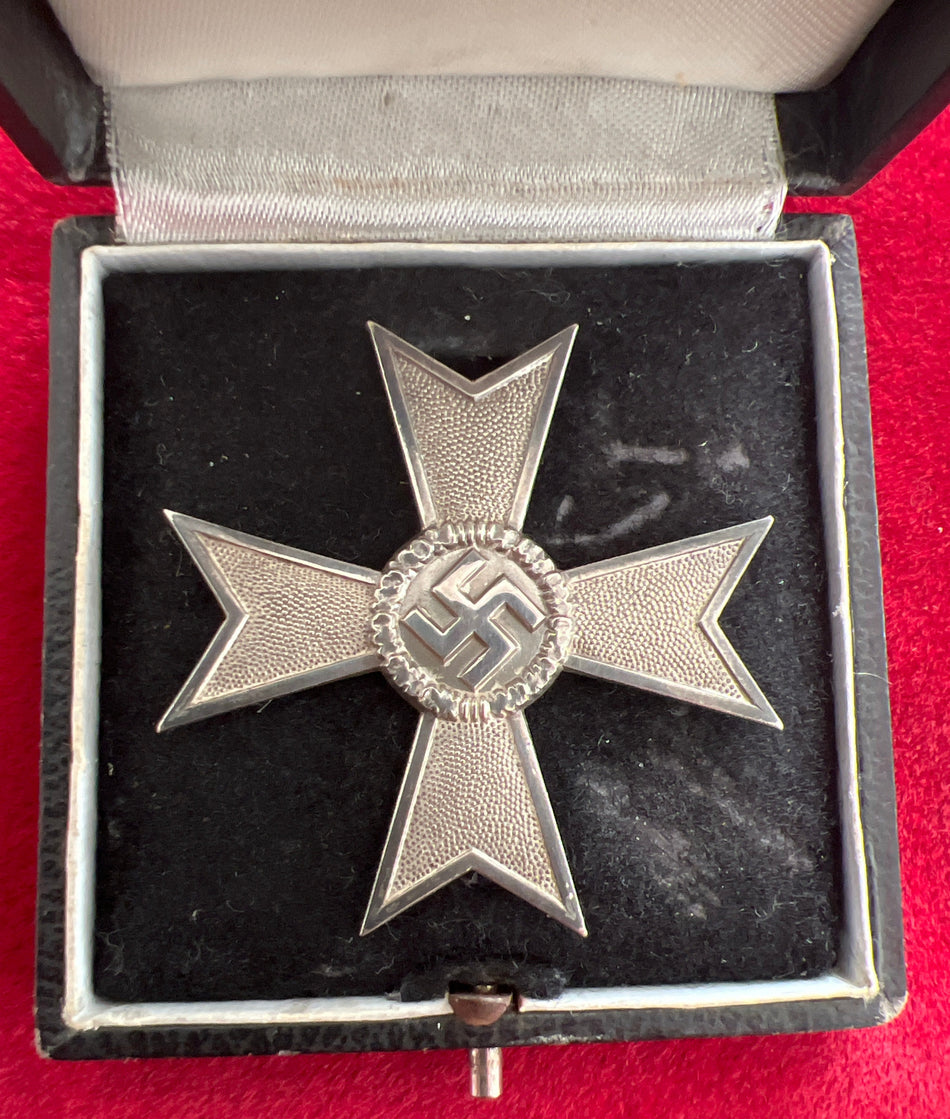 Nazi Germany, War Merit Cross, 1st class, no swords, maker marked number 4, in original case