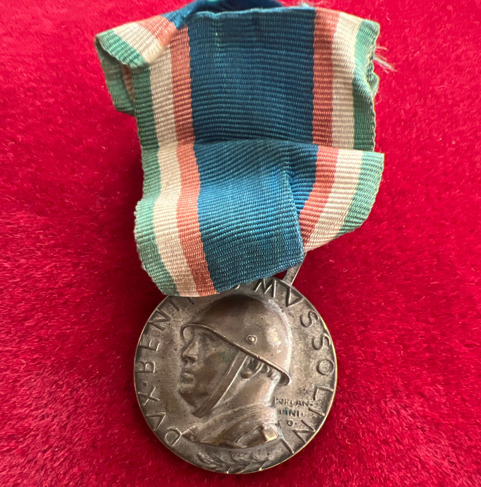 Italy, Fascist Medal with Mussolini
