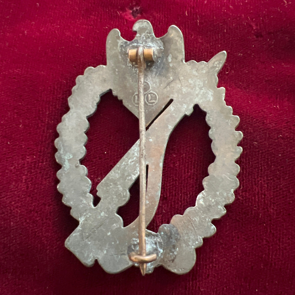 Nazi Germany, Infantry Assault Badge, maker marked FLL, some wear, a good example of type