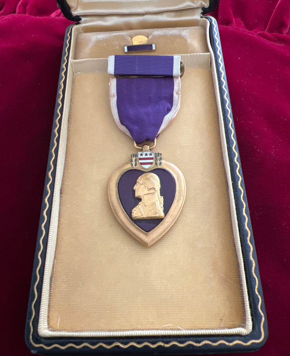 USA, Purple Heart, early WWII issue, number to edge 229450, enamel type, with original enamel pin, complete with case of issue