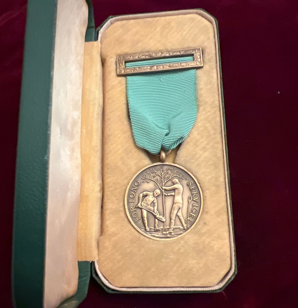 The Royal Horticultural Society Long Service Medal to T. H. Lamport, in case of issue