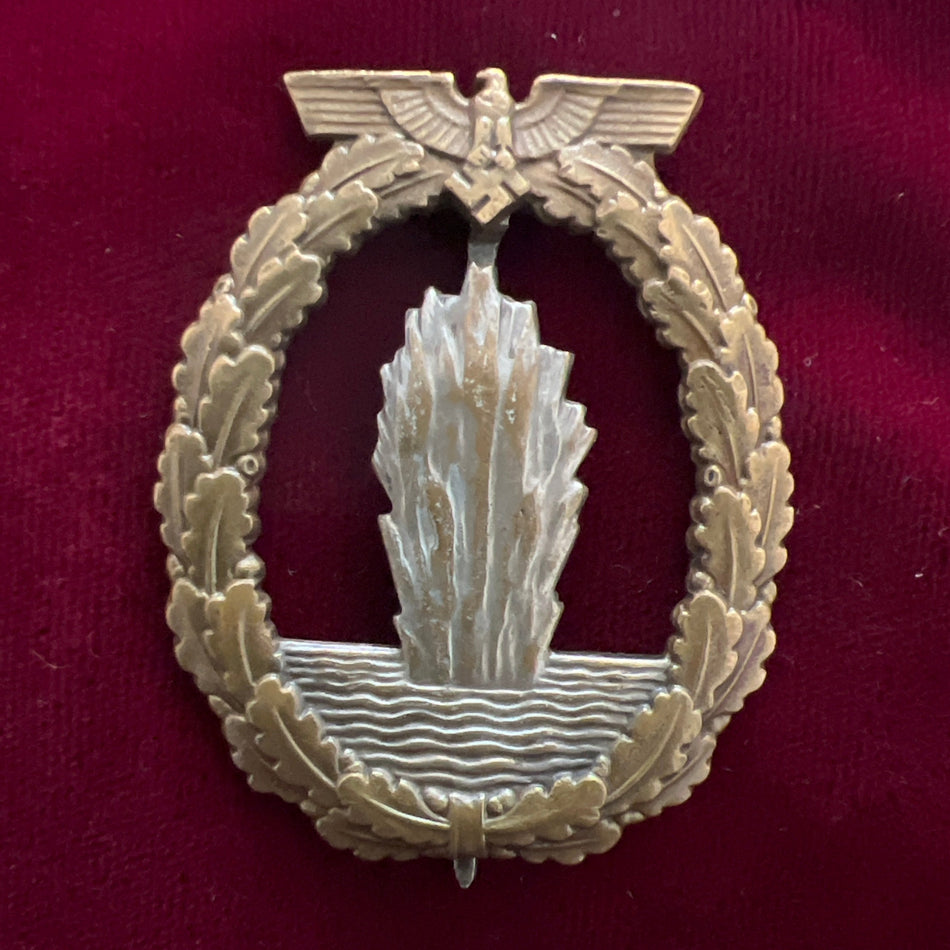 Nazi Germany, Mine Sweepers War Badge, early type, Schwerin marked, some wear, a good example of type