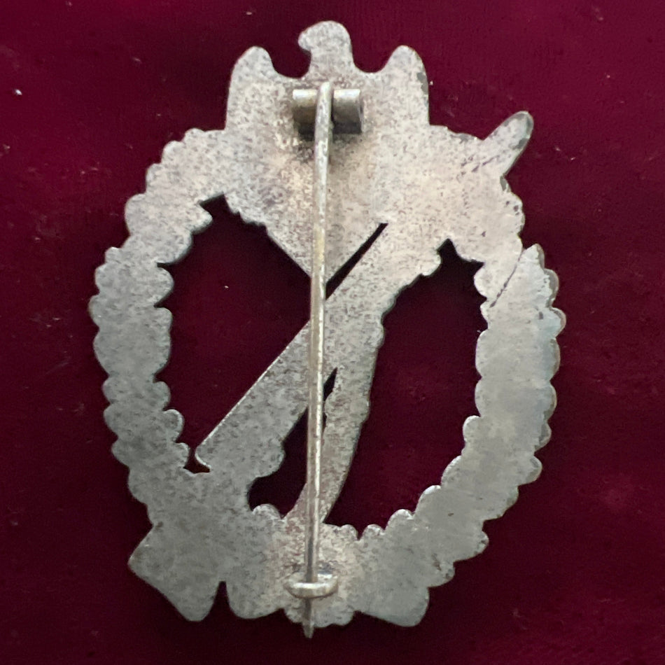 Nazi Germany, Infantry Assault War Badge, a good example of type with full gilt