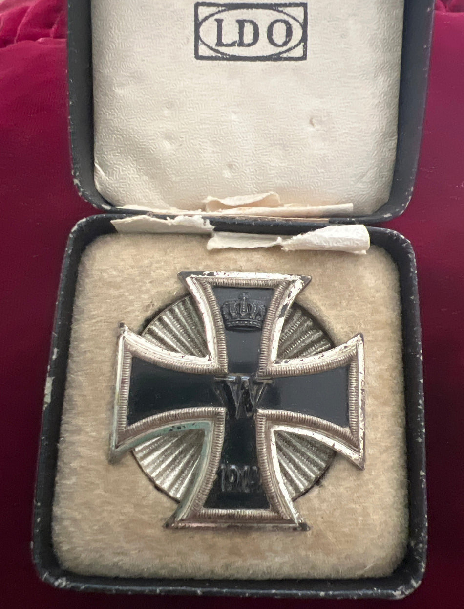 Imperial Germany, Iron Cross, 1914-18, 1st class, screw back, cross convex, in original LDO case, some wear to case