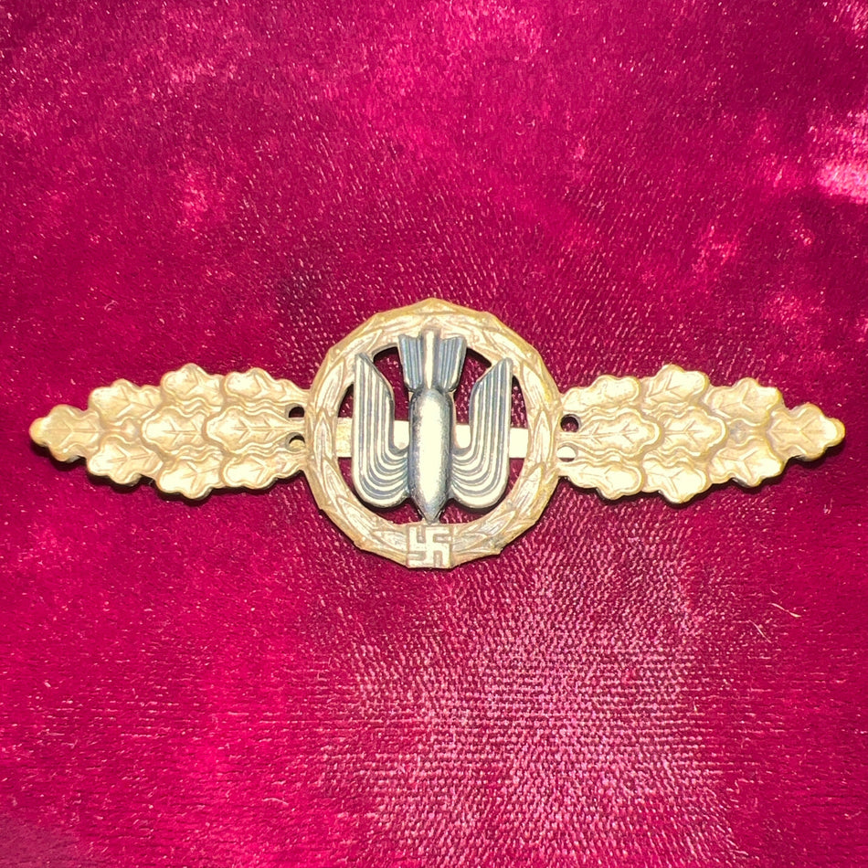 Nazi Germany, Bomber Clasp in bronze, a good example of type