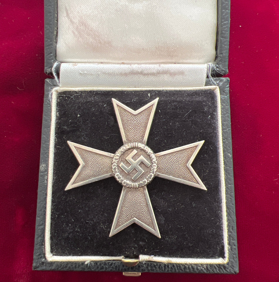 Nazi Germany, War Merit Cross, civil, early type, marked number 4, in original case, a good example of type