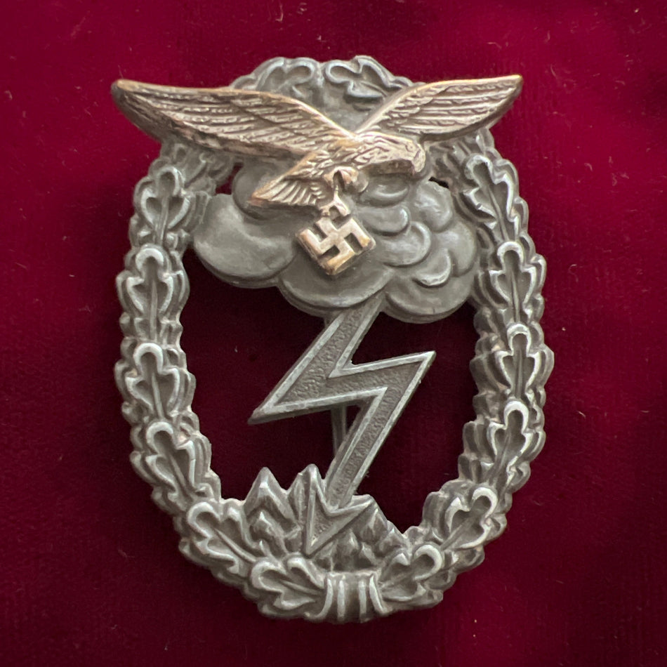 Nazi Germany, Luftwaffe Ground Assault Badge, mid-war type, two-piece made, eagle, unmarked