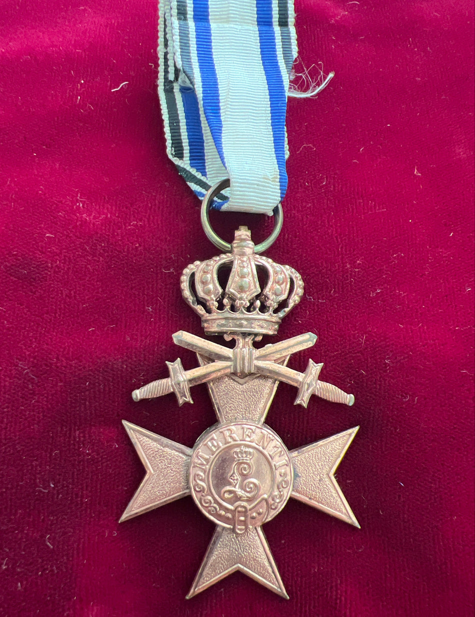 Germany, Bavaria Cross of Merit, with crowns and swords, 1914-18 period, good gilt
