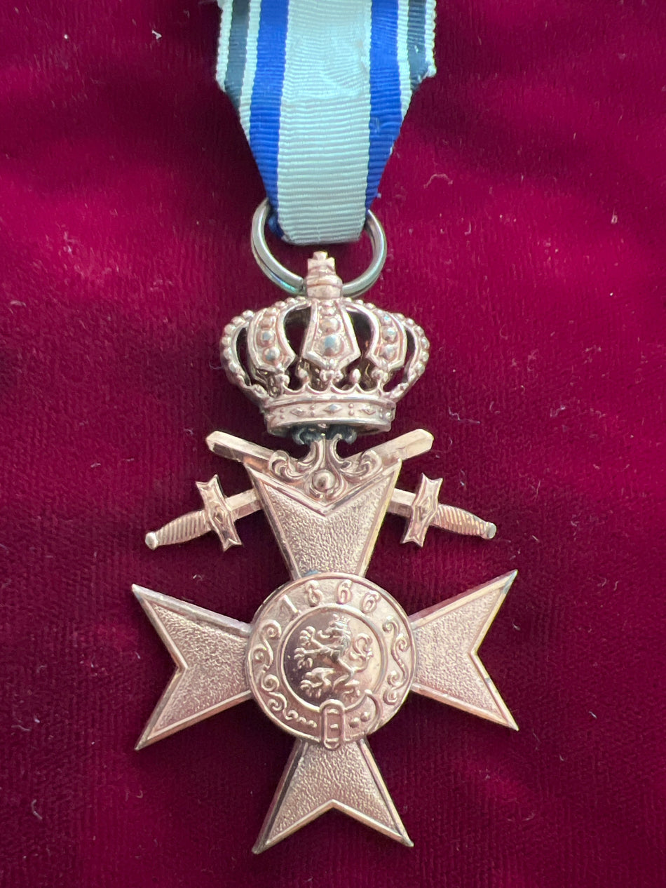 Germany, Bavaria Cross of Merit, with crowns and swords, 1914-18 period, good gilt