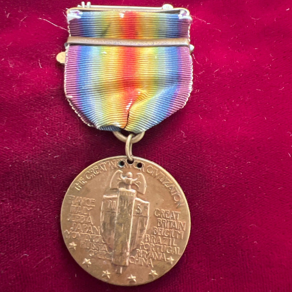 USA, Victory Medal 1917–1918, 2 bars: France and Vittorio-Veneto, small repair to suspender, scarce