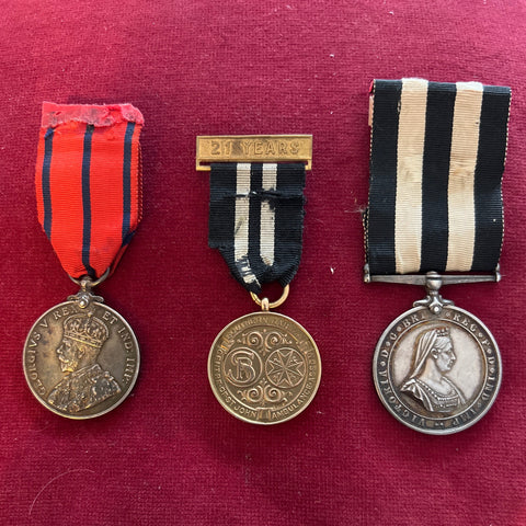 Group of 3 to 2492 Pte. W. Stevens, (Victoria Division) South Eastern Central Division 1922, with 1911 St. John Ambulance Brigade Coronation Medal named to him, and the 21 Years Southern Railway Centre St John Medal in 9ct gold, hallmarked & dated 1927