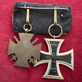 WW1 Iron Cross/ Cross of Honour 1914-18 pair, unmarked on both medals