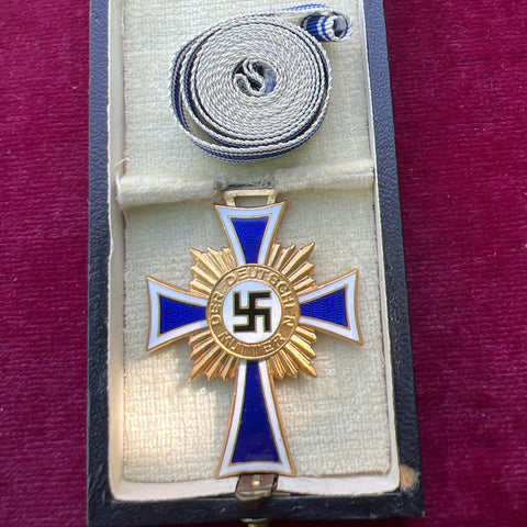 Nazi Germany, Mother's Cross, 1st class, in original case, Alfred Stübbe Berlin mint cross & ribbon