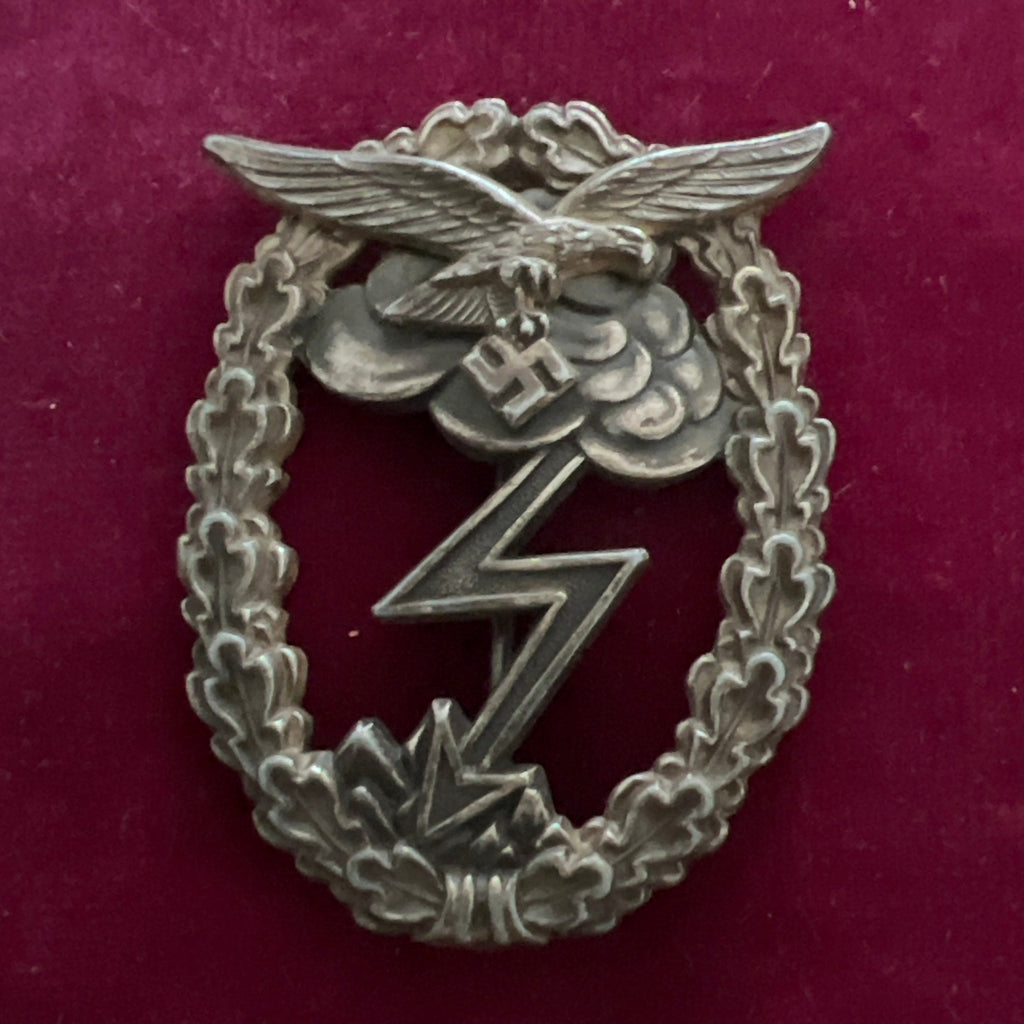 Nazi Germany, Luftwaffe Ground Assault Badge, marked G. H. Osang, Dresden, 2 piece construction, some wear