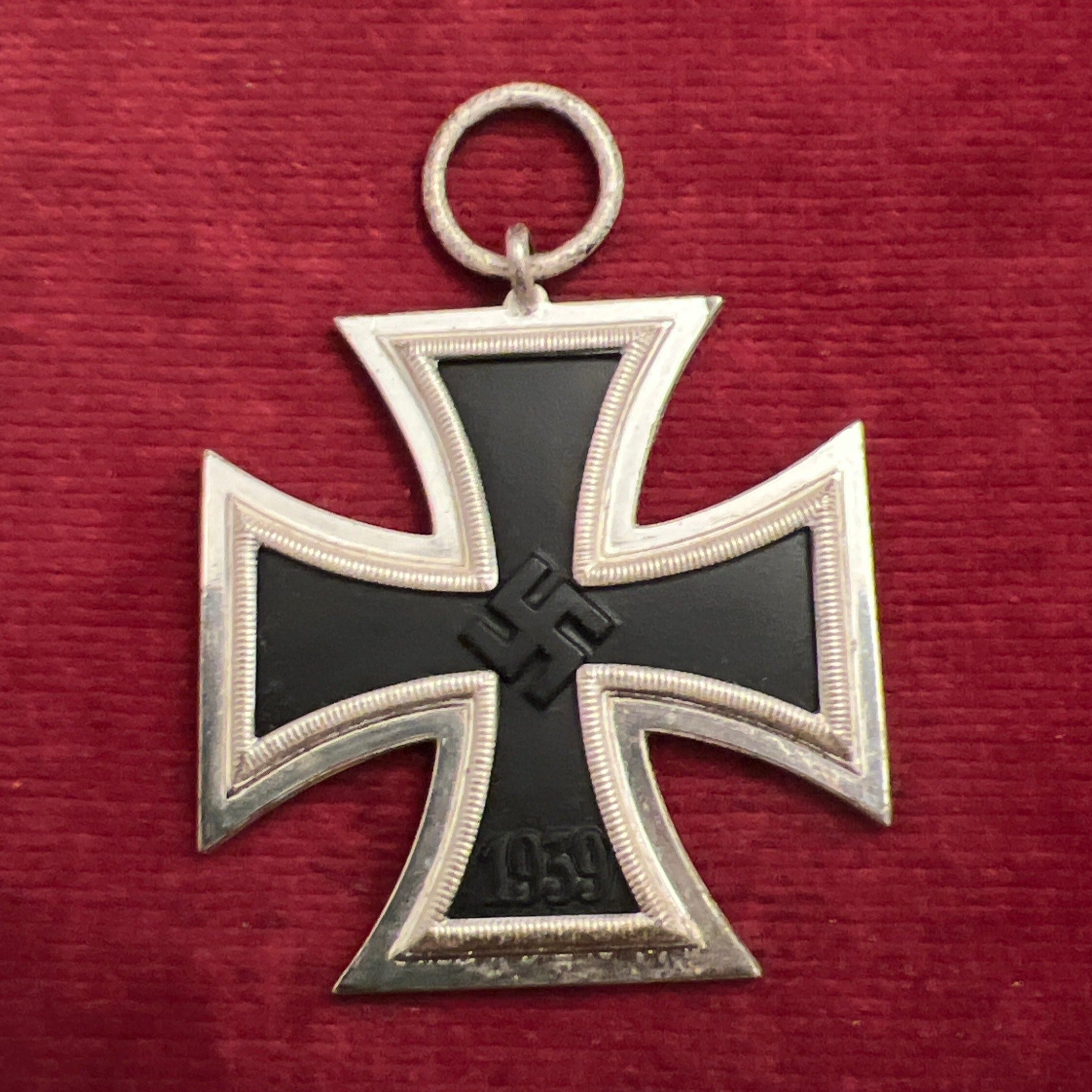 Nazi Germany, Iron Cross 1939-45, unmarked, a mint example ...