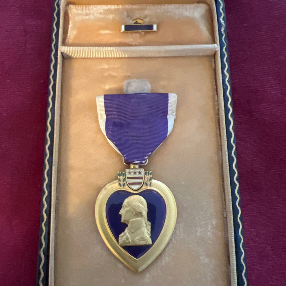 USA, Purple Heart, WW2, unnamed example with enamel pin, in original case