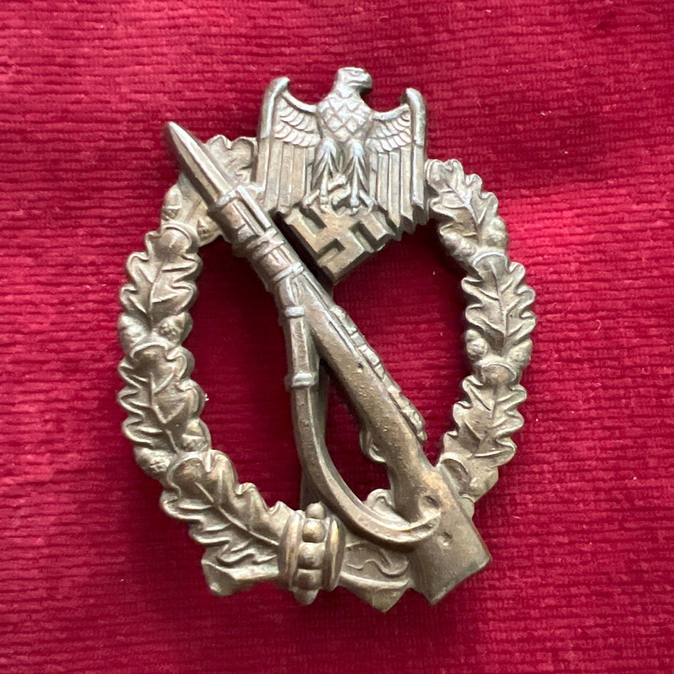 Nazi Germany, Infantry Assault Badge in bronze, maker marked (W), a good example of type