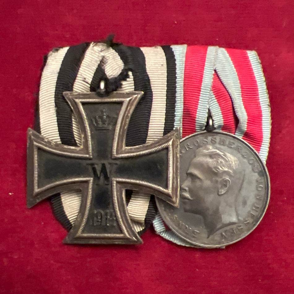 Imperial German pair: Iron Cross 1914-18 & Hessen State Bravery Medal in silver, 1914-18