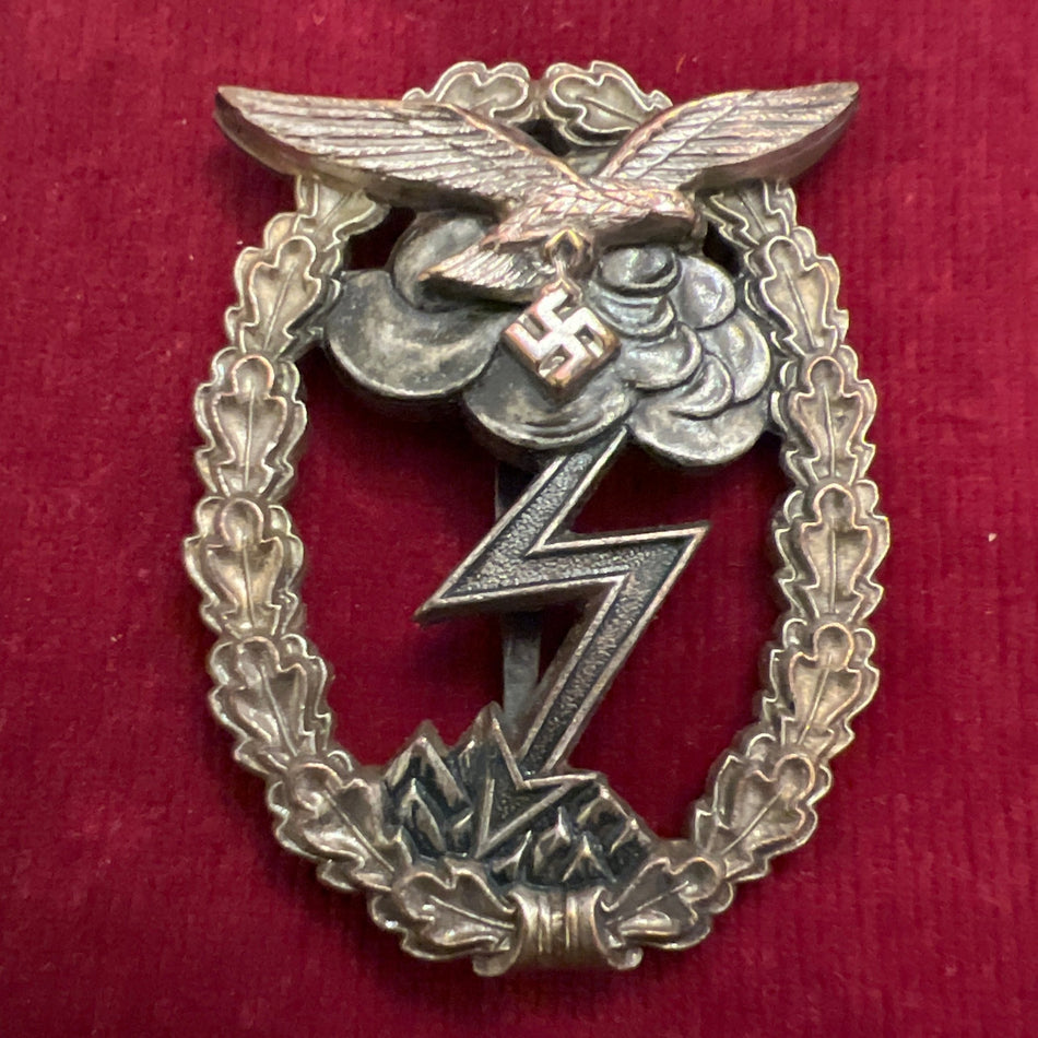 Nazi Germany, Luftwaffe Ground Assault Badge, early type, two-piece, unmarked, good finish