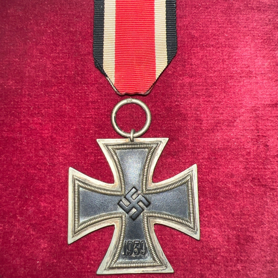 Nazi Germany, Iron Cross 19139-45, maker marked to ring number 55, some wear