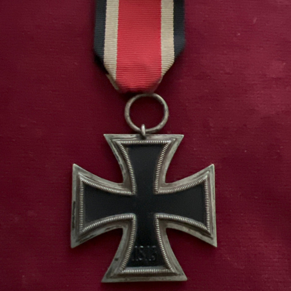 Nazi Germany, Iron Cross 19139-45, maker marked to ring number 55, some wear