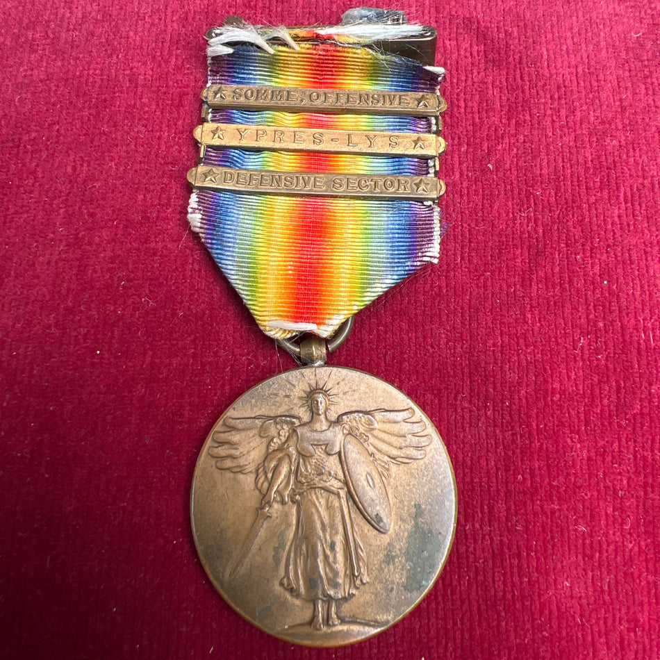 USA, WW1 Victory Medal, 3 bars: Somme Offensive, Ypres-Lys & Defensive Sector, some wear to ribbon